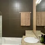 Oura Oasis B - Shared Pool - 6 Guests - Apartmán *
